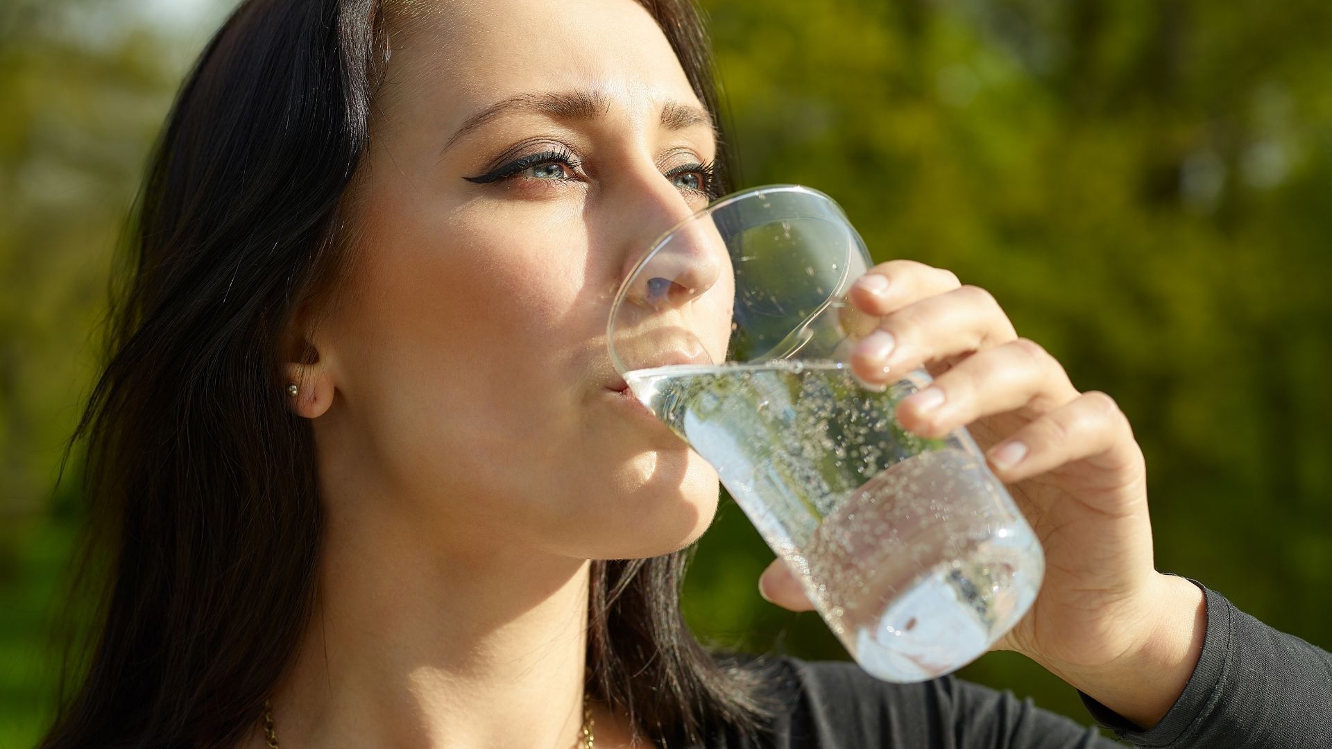 Is sparkling water good for health | Carbonated water