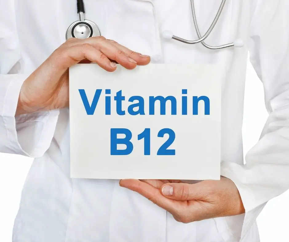 What are the symptoms of vitamin b12 deficiency